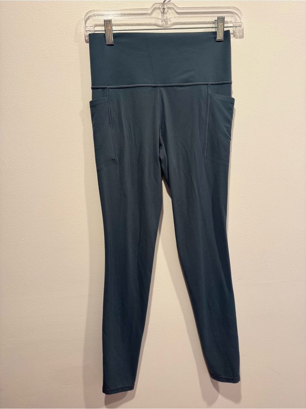 Athleta Salutation Stash High Rise 7/8 Legging - Picture 2 of 7